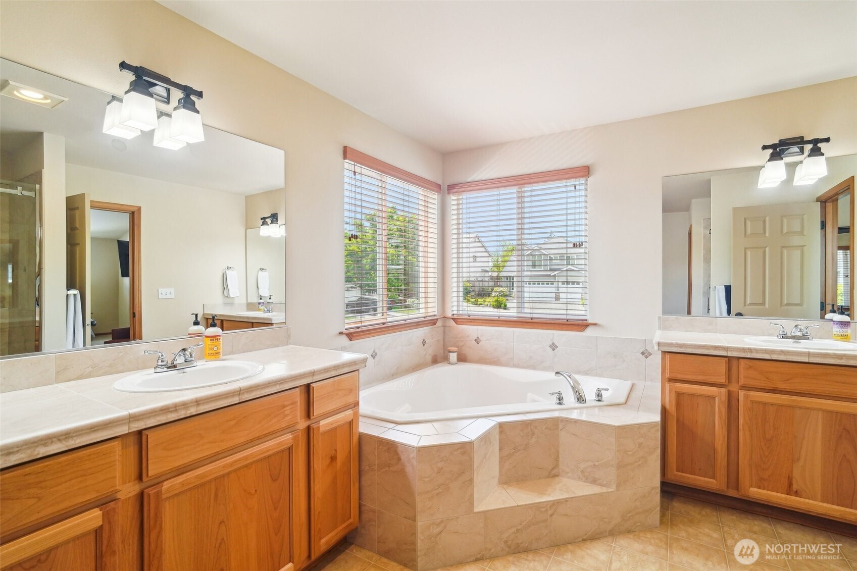 21118 1st Avenue West Bothell, WA 98021 - Photo 22 of 35