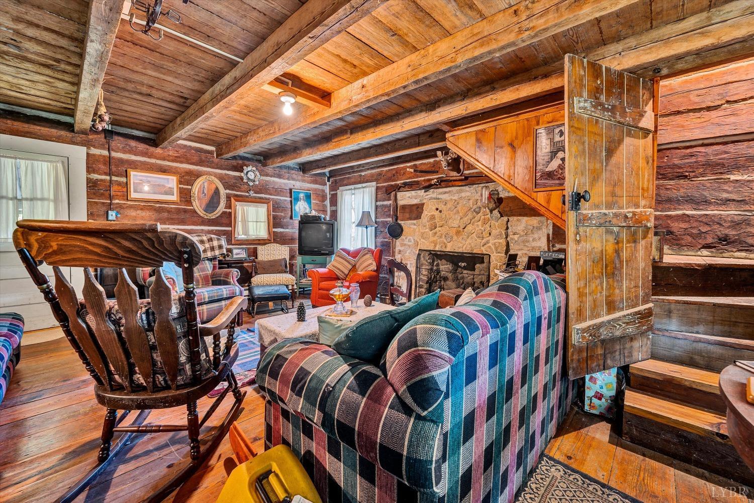 1155 Gaston Road Vinton, VA 24179 - Photo 5 of 32