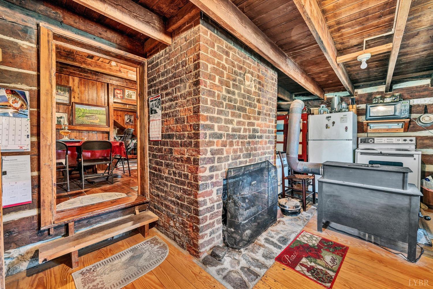 1155 Gaston Road Vinton, VA 24179 - Photo 9 of 32