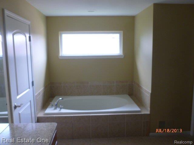 3399 Connors Drive Rochester, MI 48307 - Photo 20 of 21 Master Bath 3