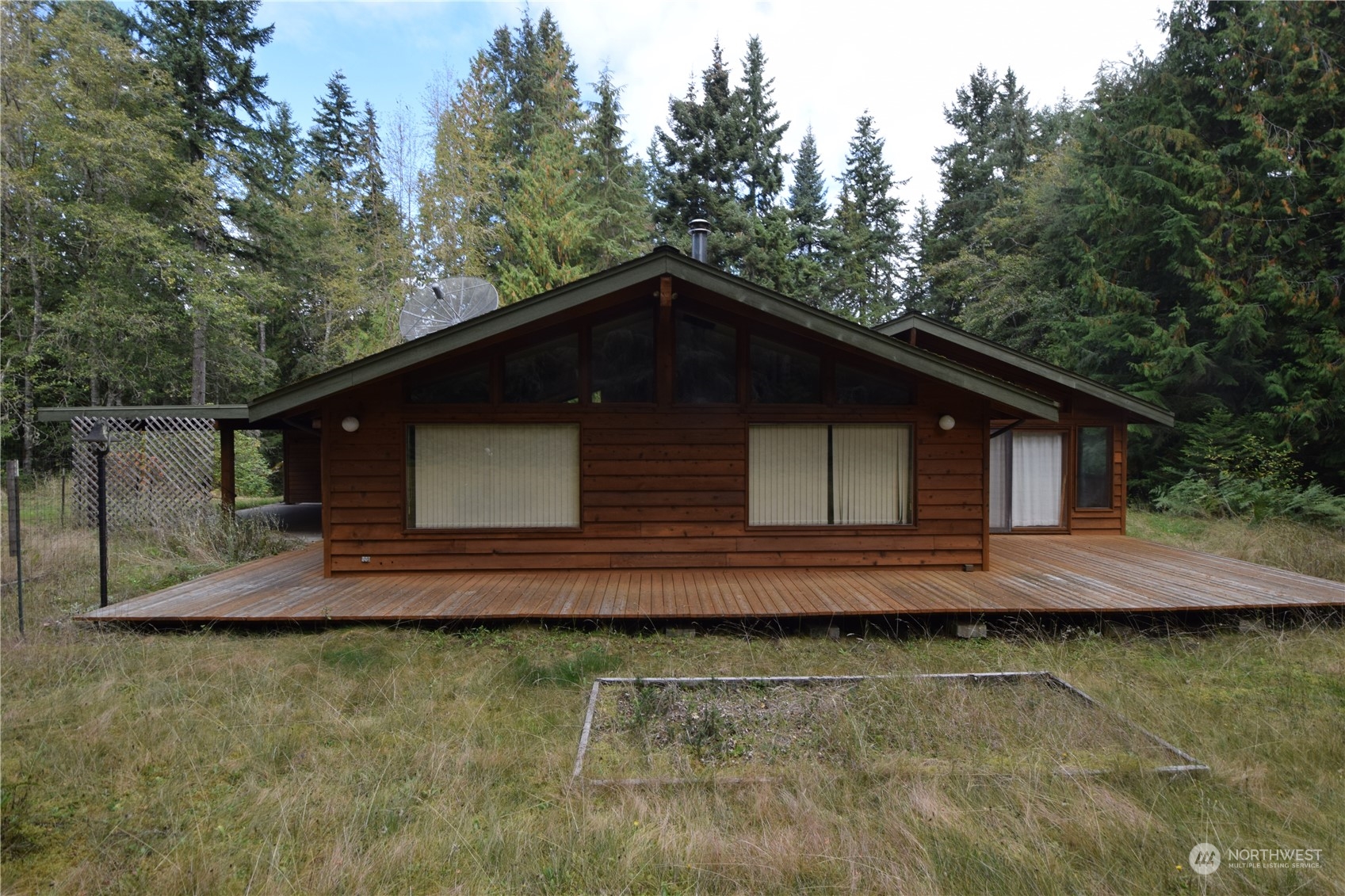 688 Gellor Road Port Angeles, WA 98362 - Photo 1 of 31 Gallery Image 1