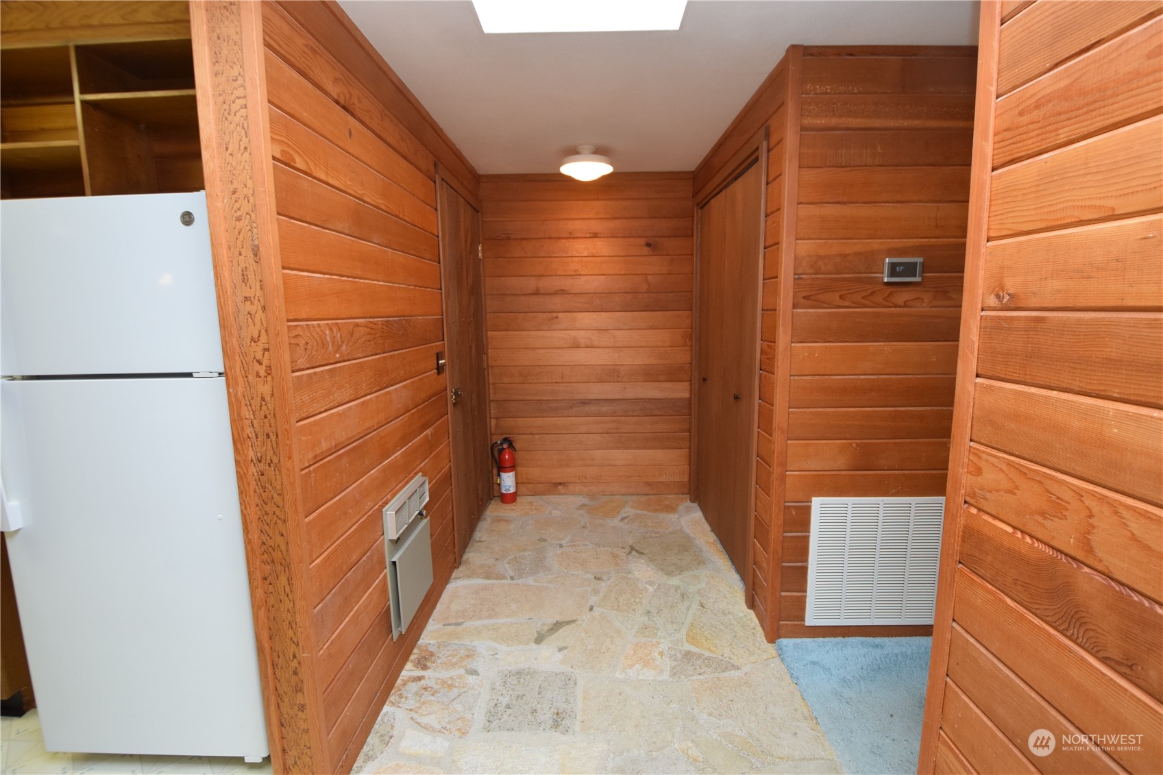 688 Gellor Road Port Angeles, WA 98362 - Photo 5 of 31 Gallery Image 5