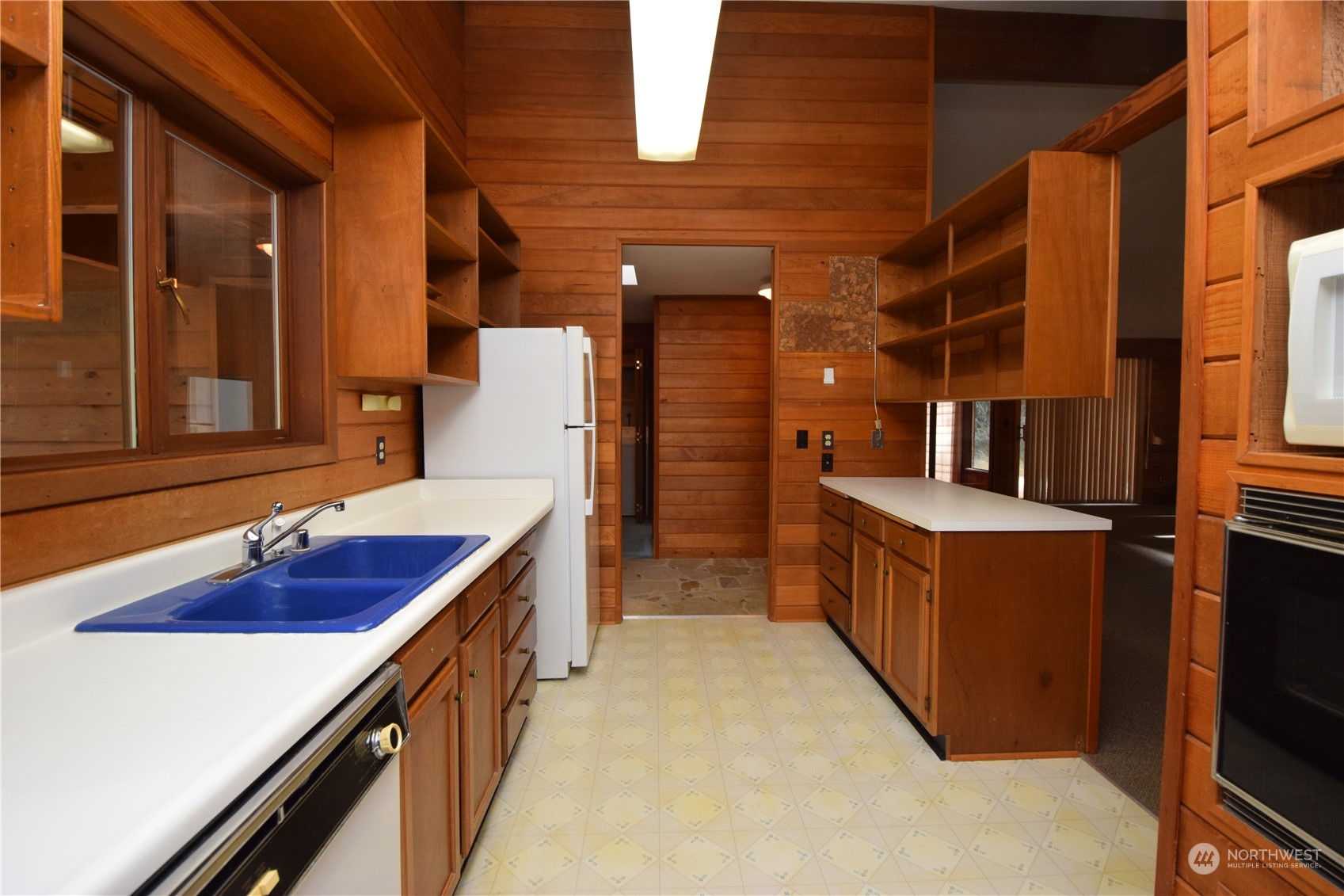 688 Gellor Road Port Angeles, WA 98362 - Photo 9 of 31 Gallery Image 9