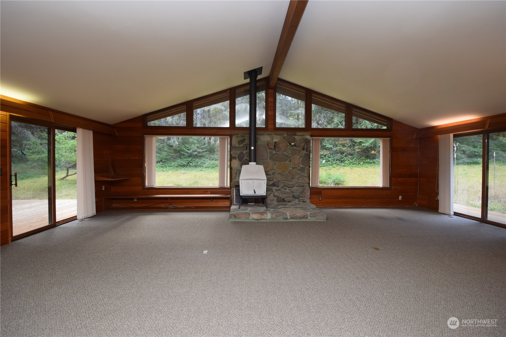 688 Gellor Road Port Angeles, WA 98362 - Photo 10 of 31 Gallery Image 10