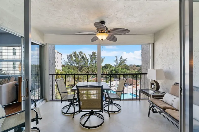 $169,000 | 3930 Inverrary Boulevard, Unit 505D, Lauderhill, FL 33319