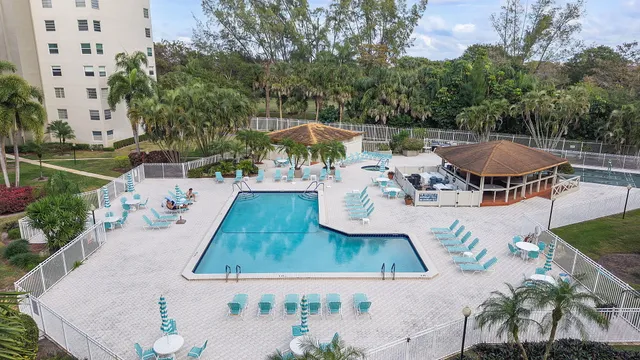 $169,000 | 3930 Inverrary Boulevard, Unit 505D, Lauderhill, FL 33319