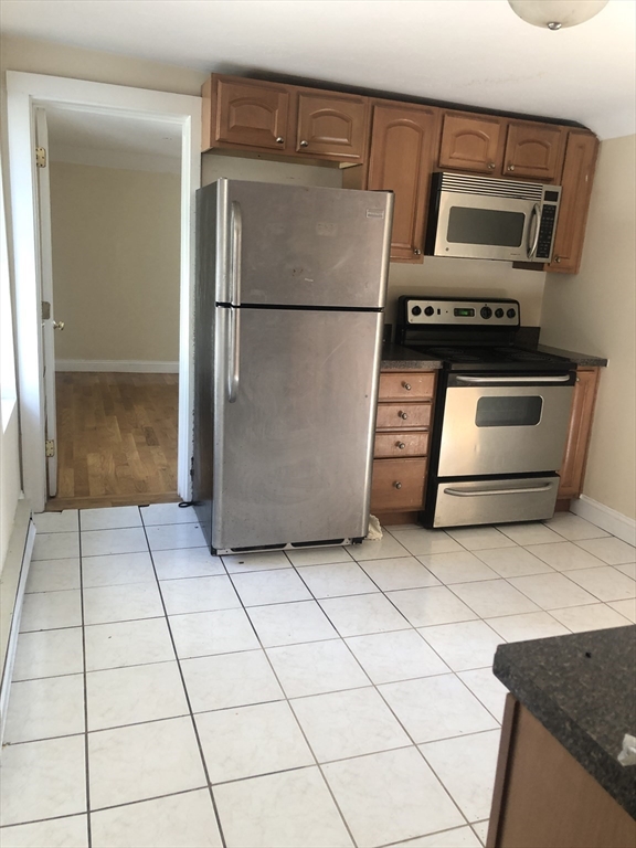 6 R Salem Street, Unit 6 Woburn, MA 01801 - Photo 3 of 10