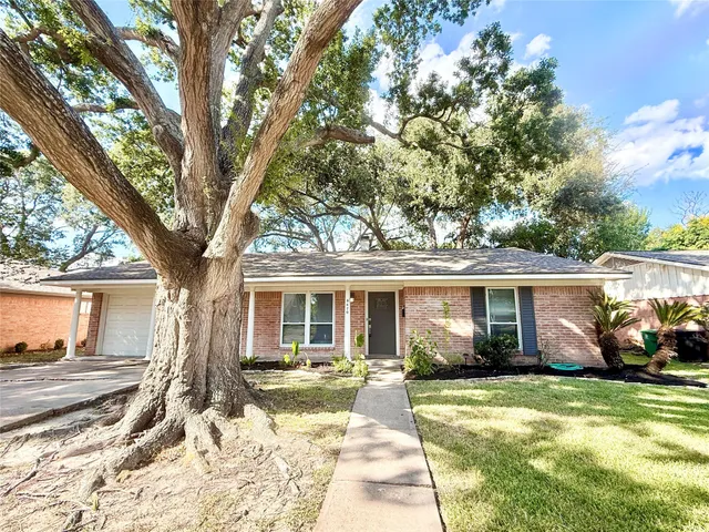 $2,395 | 5470 Ariel Street, Houston, TX 77096