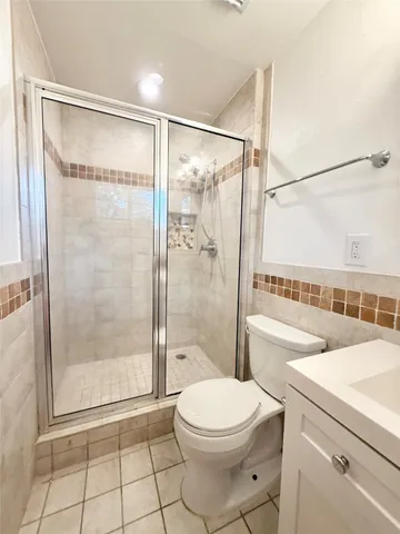 $2,395 | 5470 Ariel Street, Houston, TX 77096