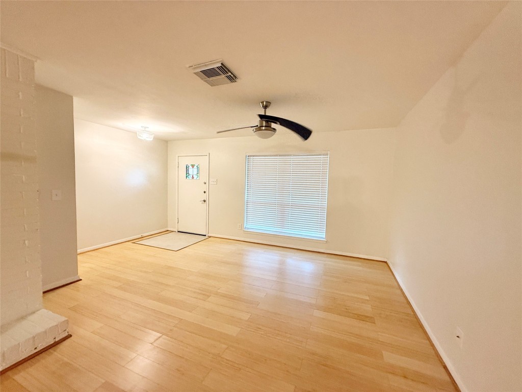 5470 Ariel Street Houston, TX 77096 - Photo 3 of 24