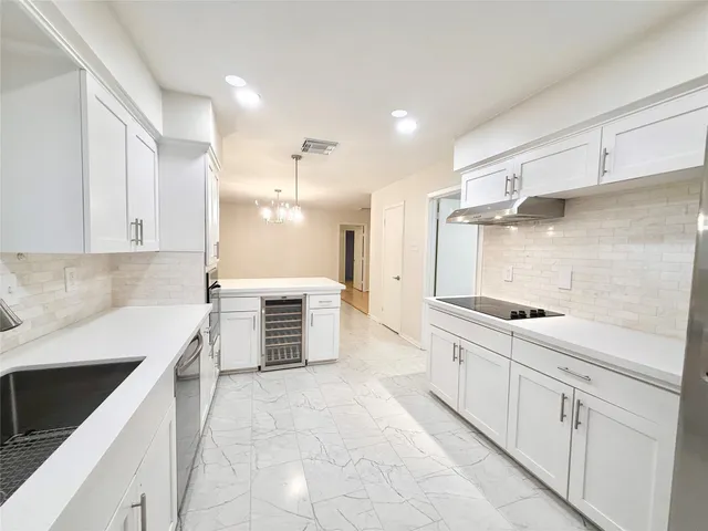 $2,395 | 5470 Ariel Street, Houston, TX 77096