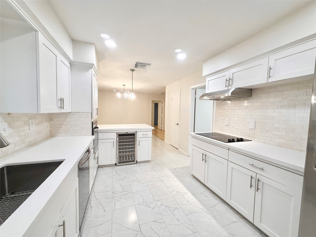 5470 Ariel Street Houston, TX 77096 - Photo 8 of 24