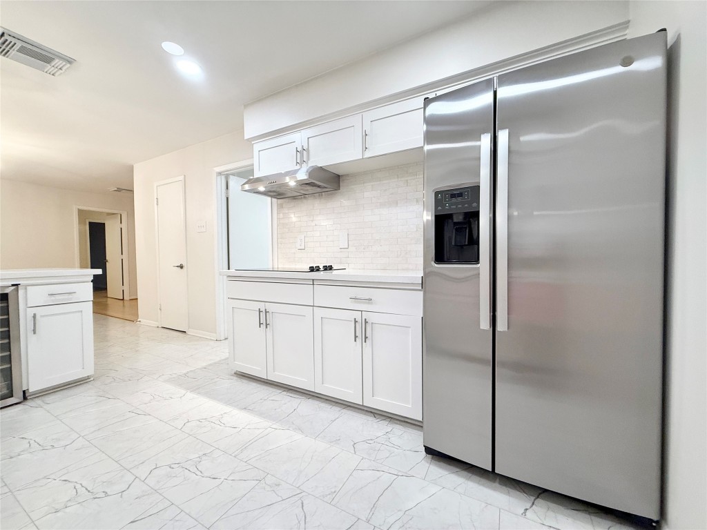 5470 Ariel Street Houston, TX 77096 - Photo 9 of 24