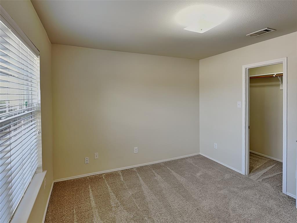 201 Dakota Ridge Drive Fort Worth, TX 76134 - Photo 12 of 17