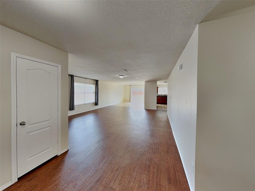 201 Dakota Ridge Drive Fort Worth, TX 76134 - Photo 2 of 17