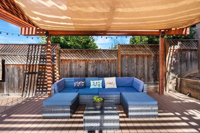 a view of a bench in a patio