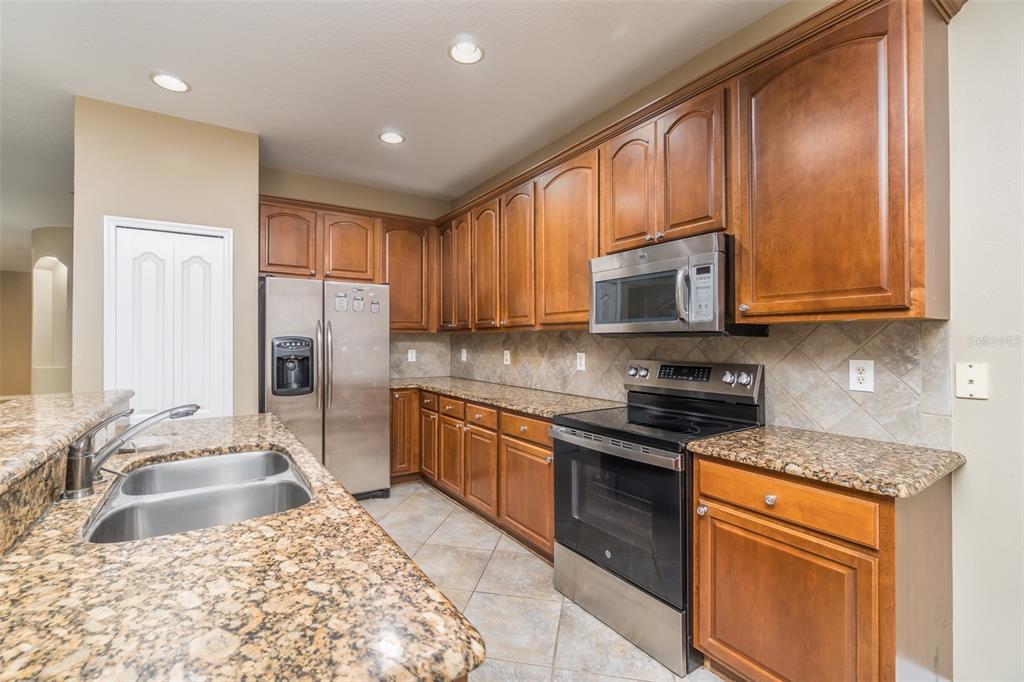 21745 Garden Walk Loop Land O Lakes, FL 34637 - Photo 15 of 30