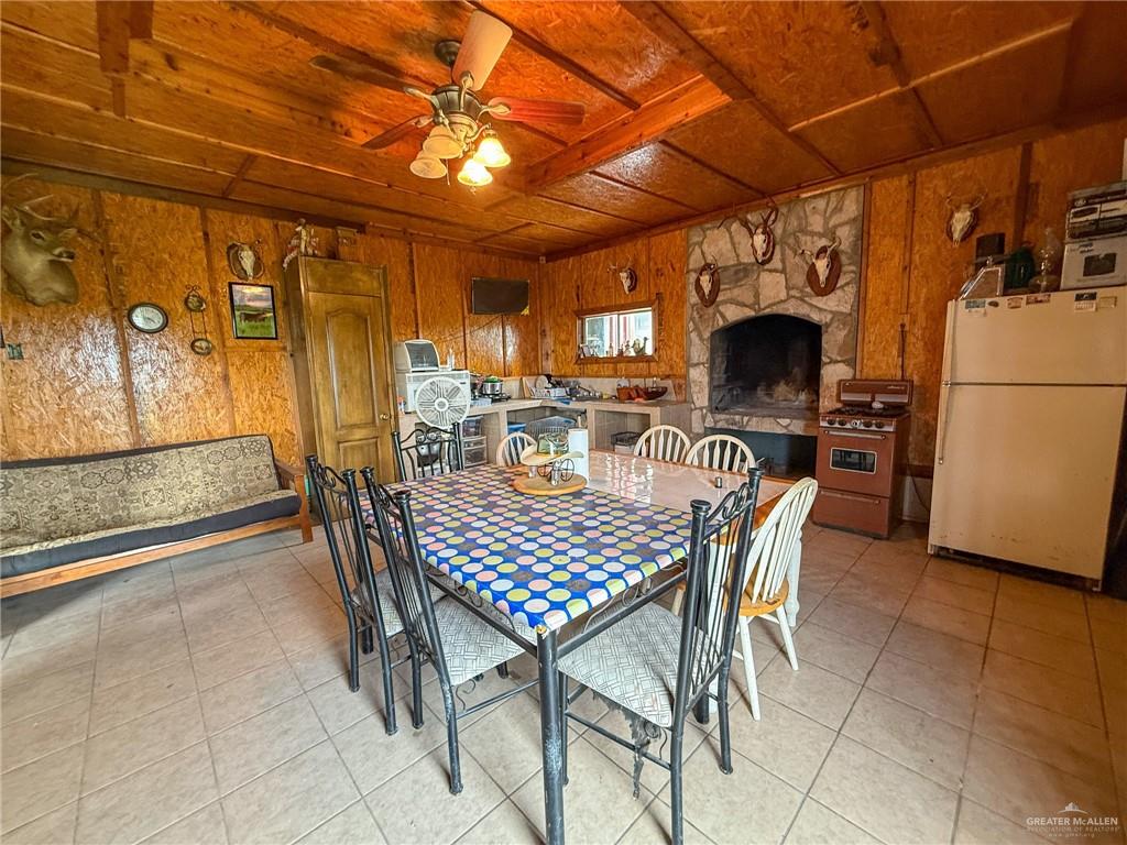 9 San Julian Road Roma, TX 78584 - Photo 9 of 28 a view of a dining room with furniture