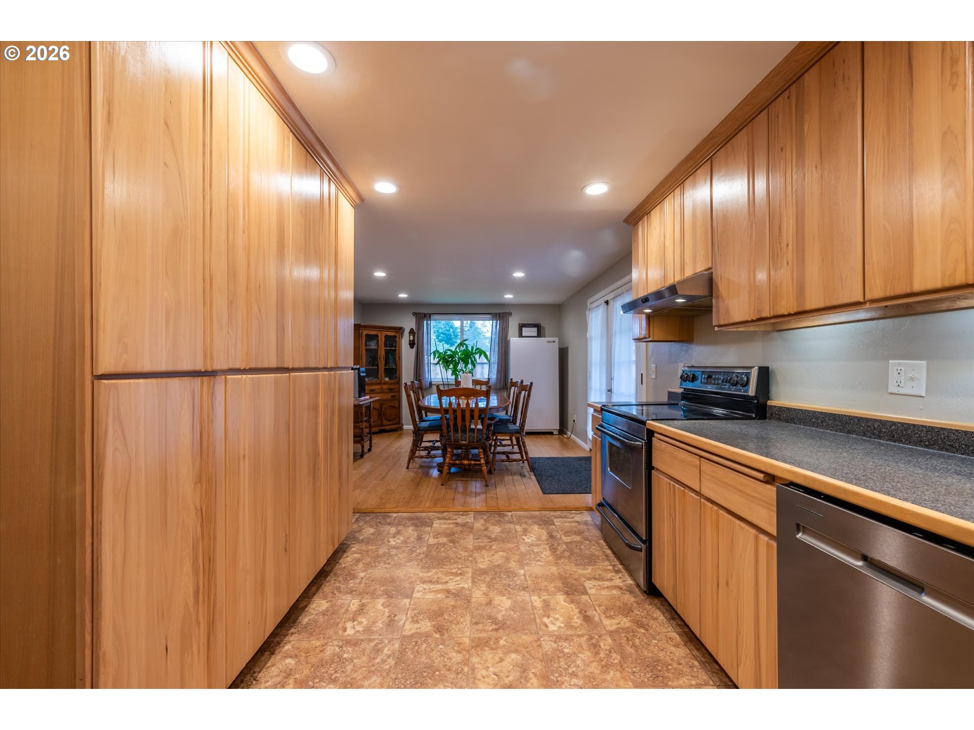 2370 Fir Street North Bend, OR 97459 - Photo 10 of 41