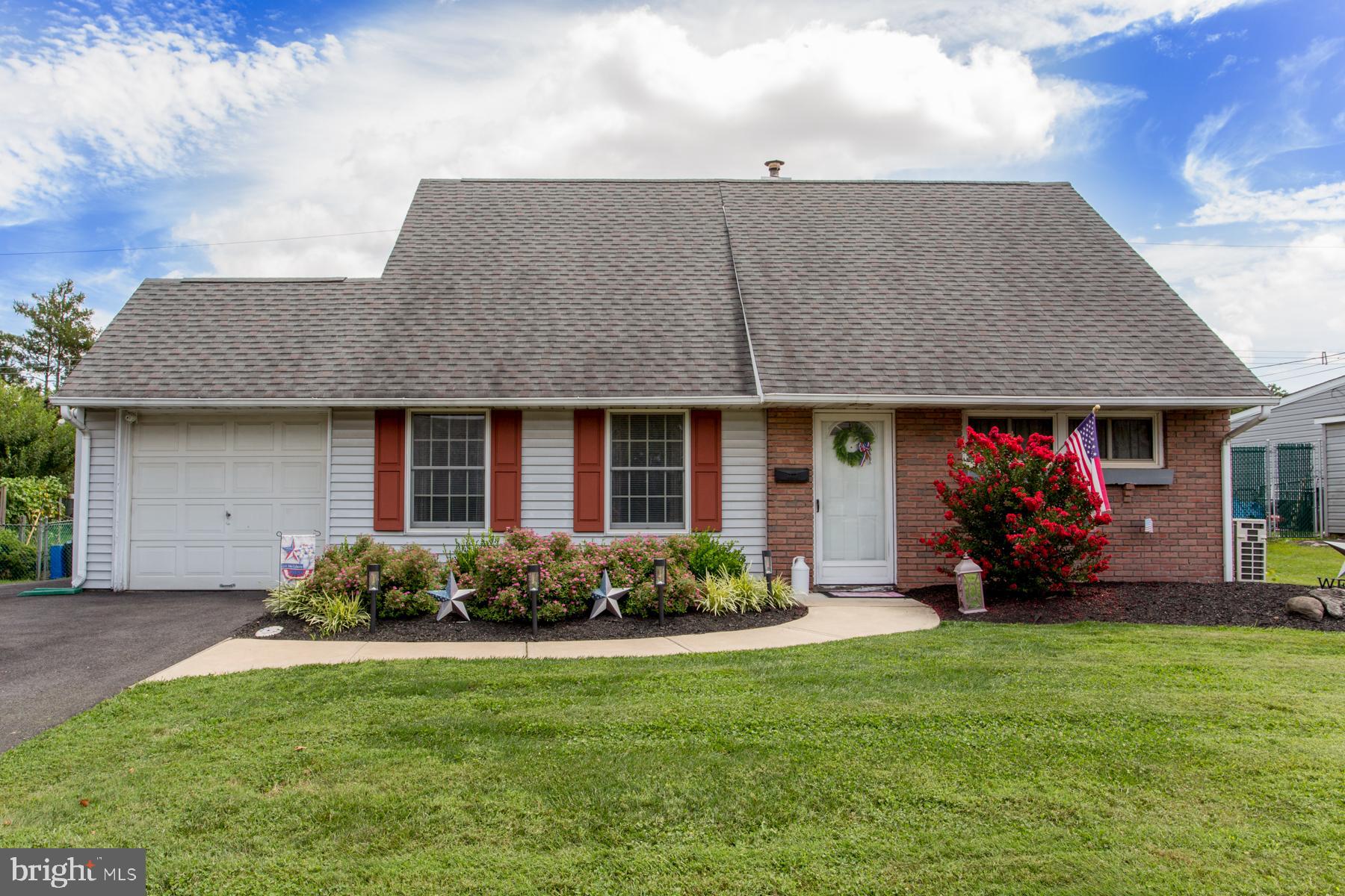 60 Cleft Rock Road Levittown, PA 19057 - Photo 4 of 63 Gallery Image 4