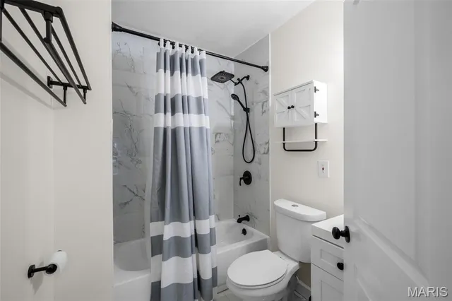 $210,000 | 6827 Plymouth Avenue, University City, MO 63130