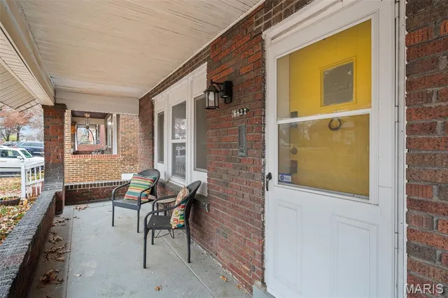 $210,000 | 6827 Plymouth Avenue, University City, MO 63130