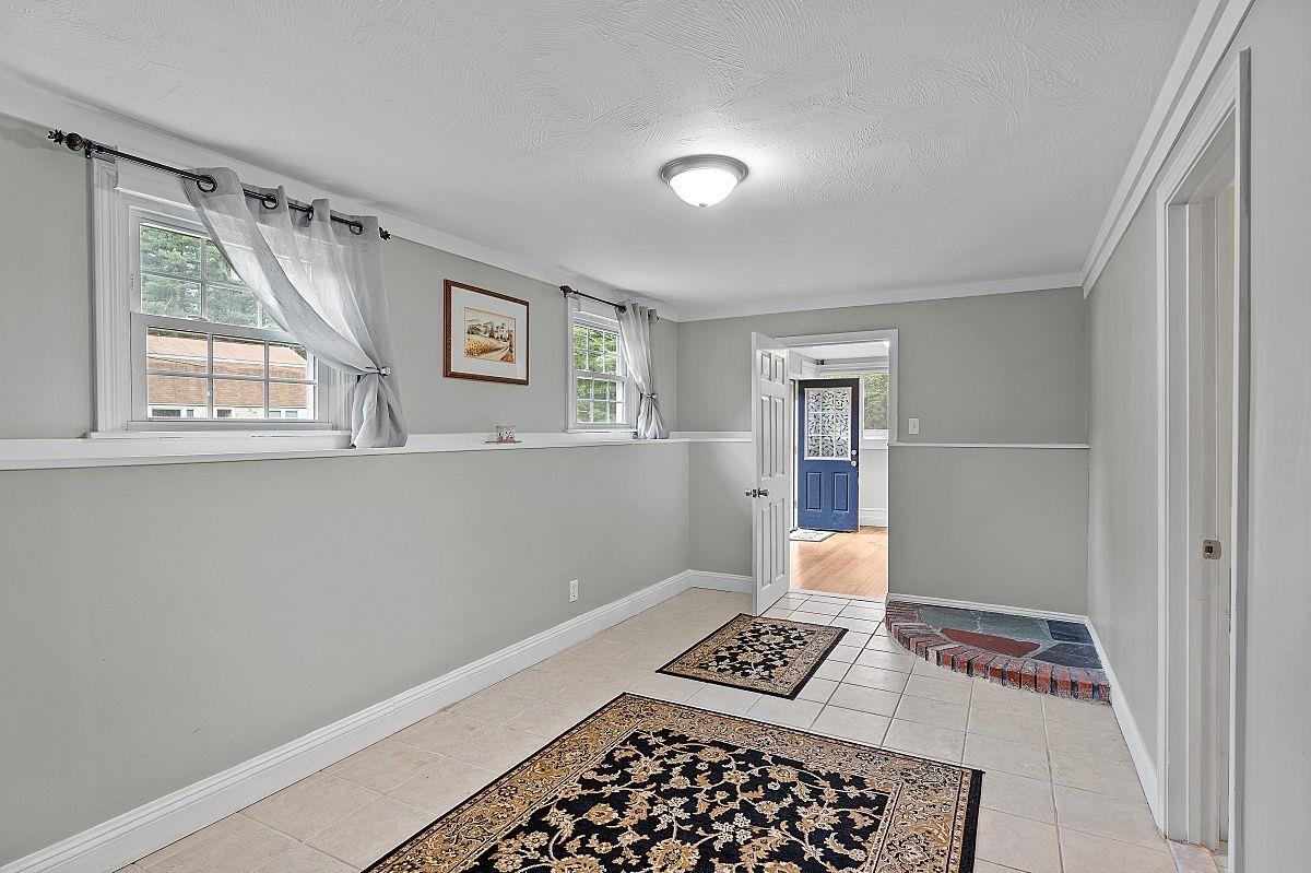 7 Vassar Drive Pelham, NH 03076 - Photo 16 of 38