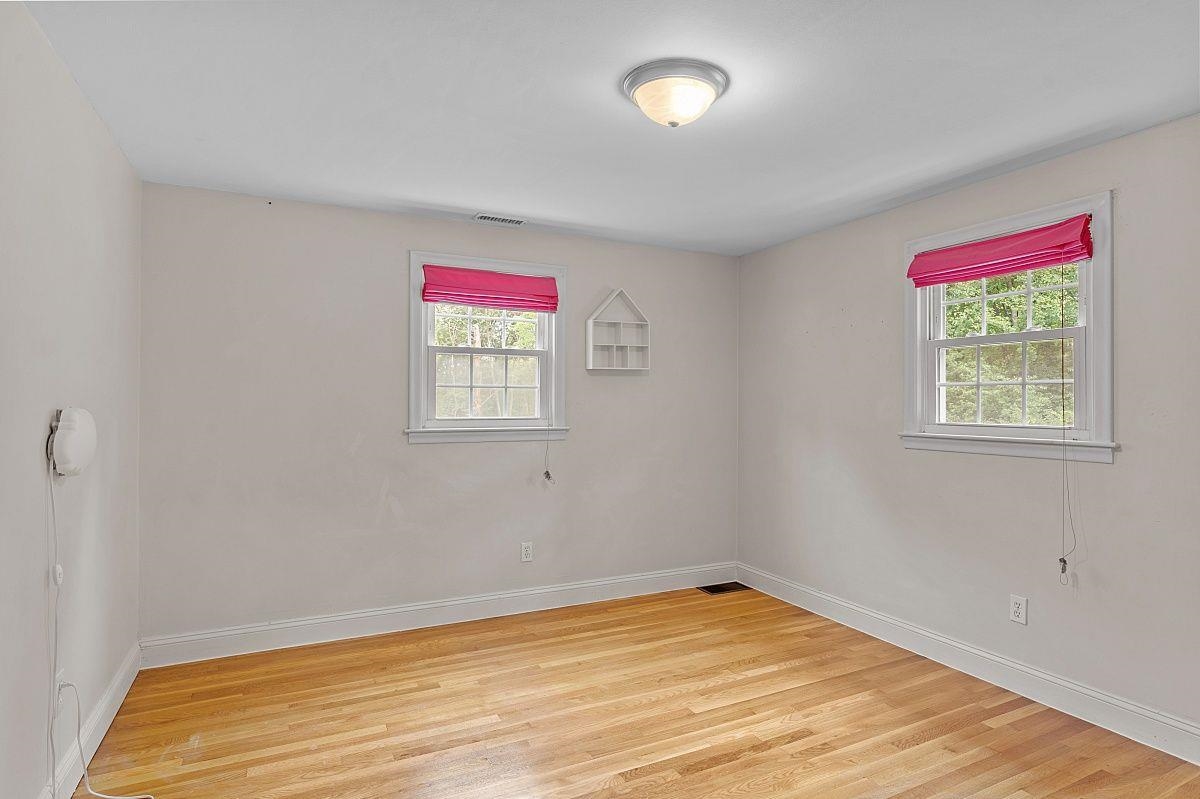 7 Vassar Drive Pelham, NH 03076 - Photo 25 of 38