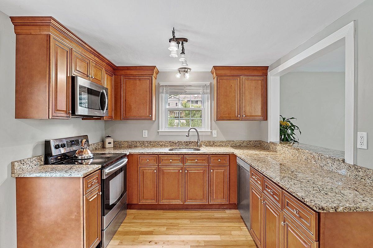 7 Vassar Drive Pelham, NH 03076 - Photo 7 of 38