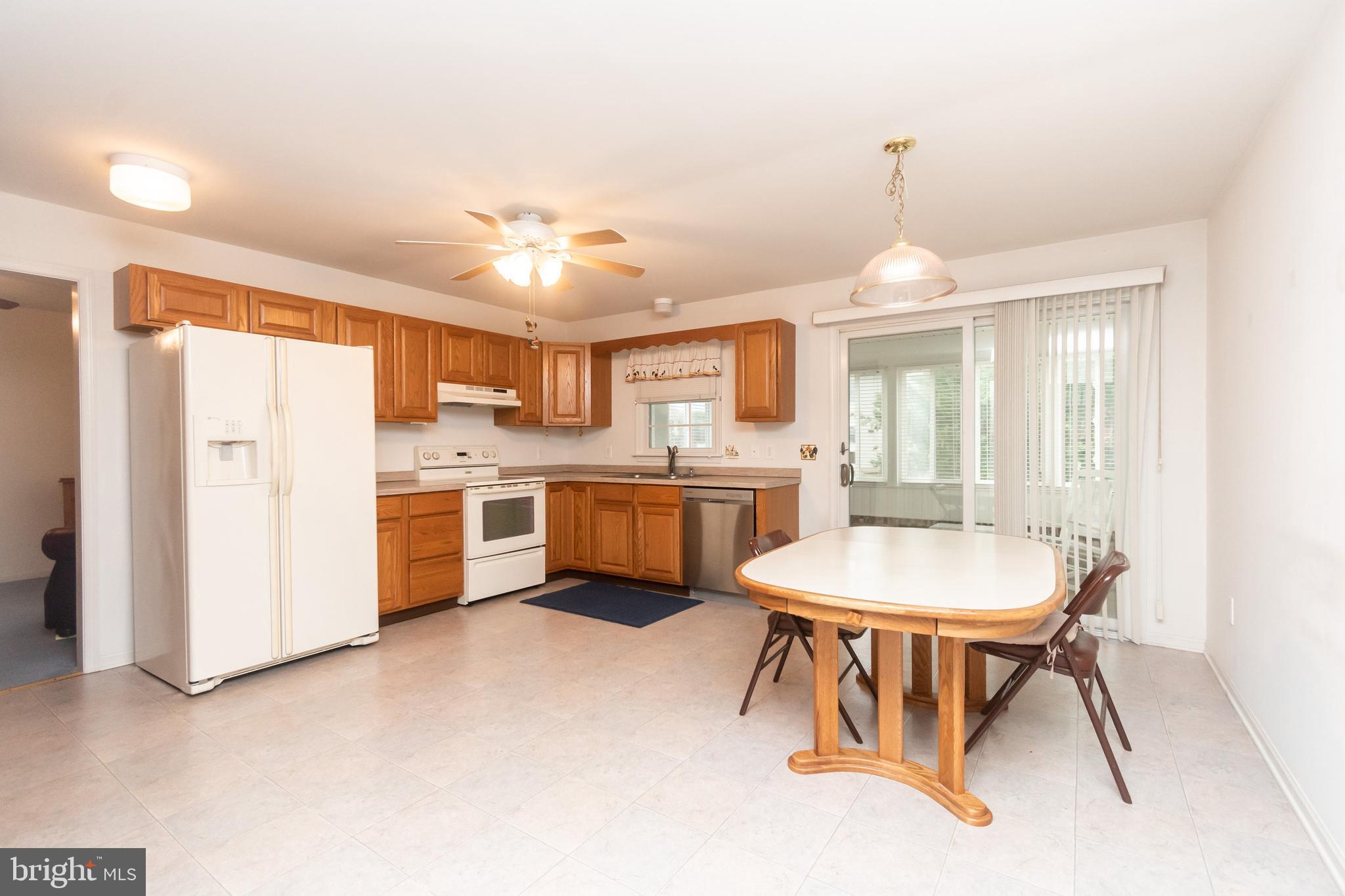 101 Duke Drive Bear, DE 19701 - Photo 2 of 33 Kitchen Opens to DiningRm/Office
