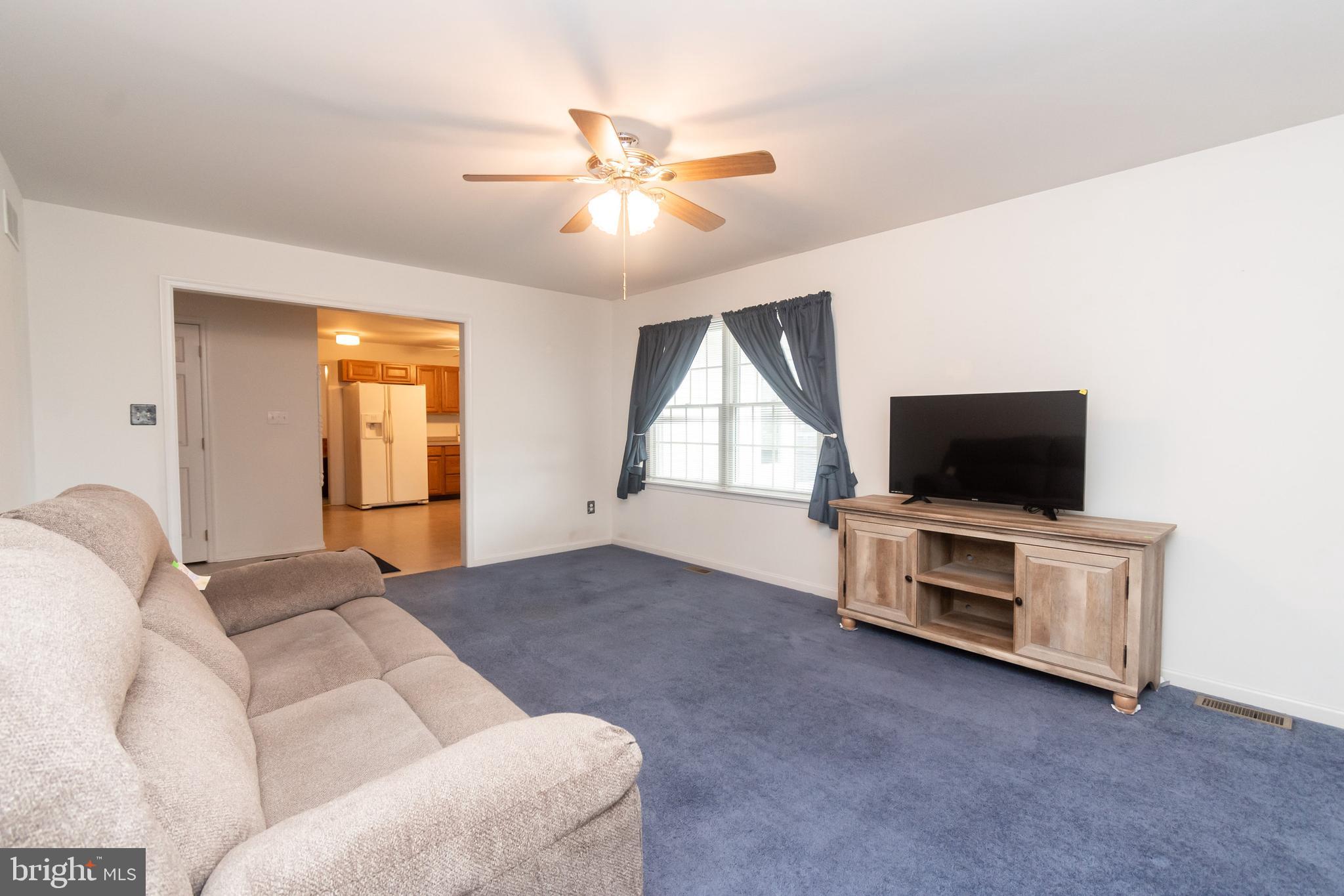 101 Duke Drive Bear, DE 19701 - Photo 5 of 33 FamilyRm Opens to Kitchen
