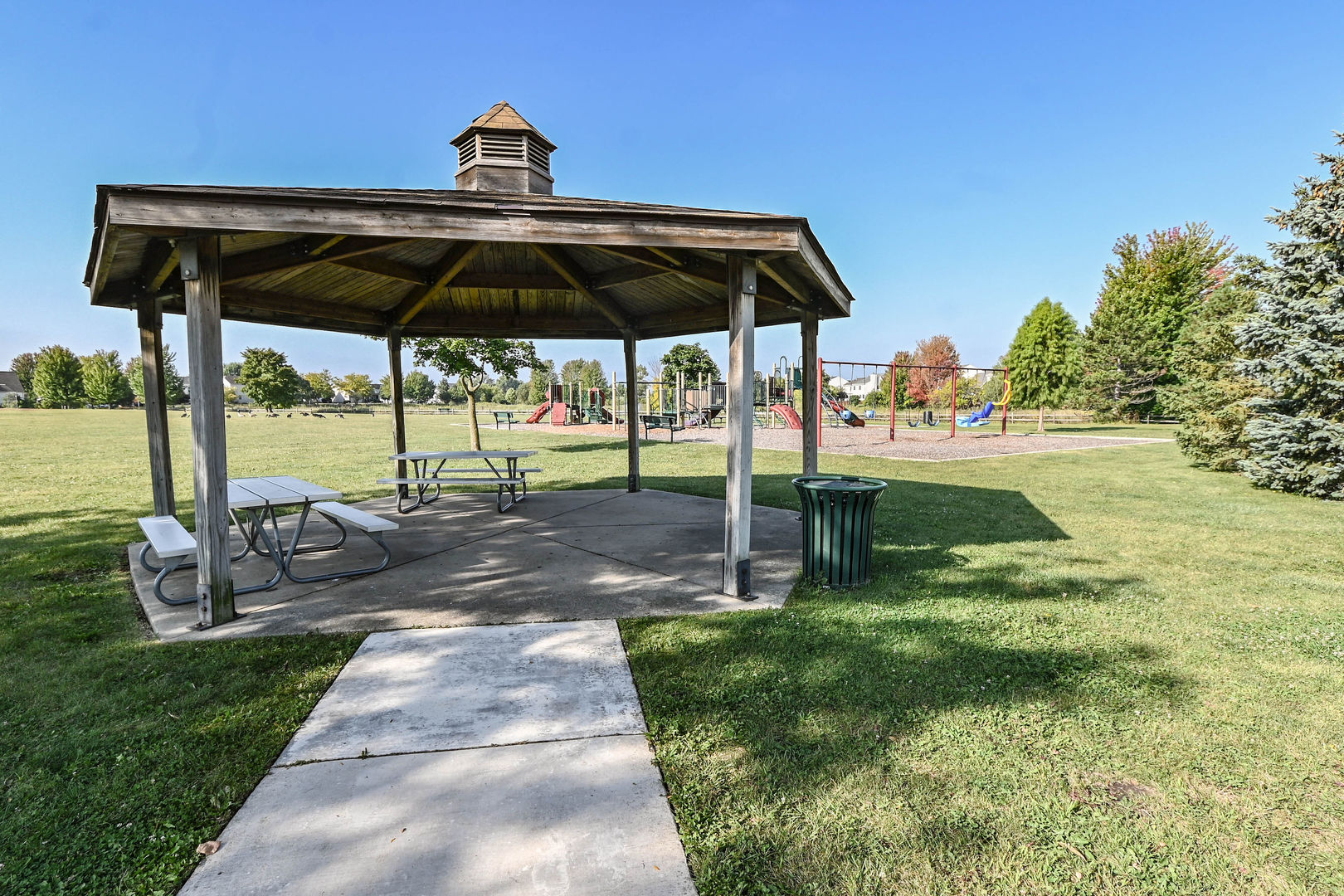 714 South Rosehall Lane Round Lake, IL 60073 - Photo 34 of 35