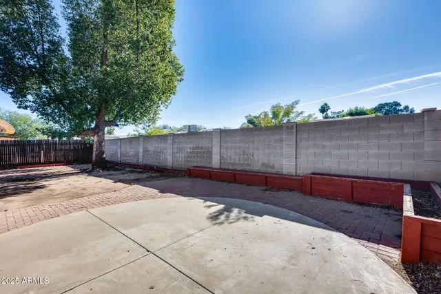 $425,000 | 319 West Kristal Way, Phoenix, AZ 85027