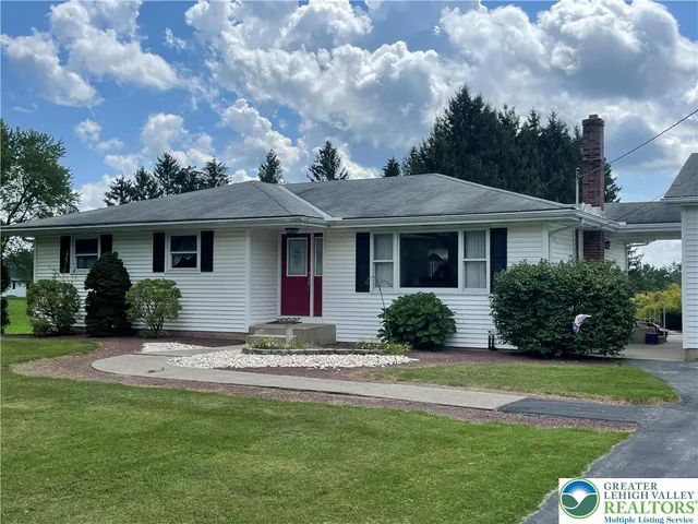 $2,300 | 1445 Church Road, Wind Gap, PA 18091