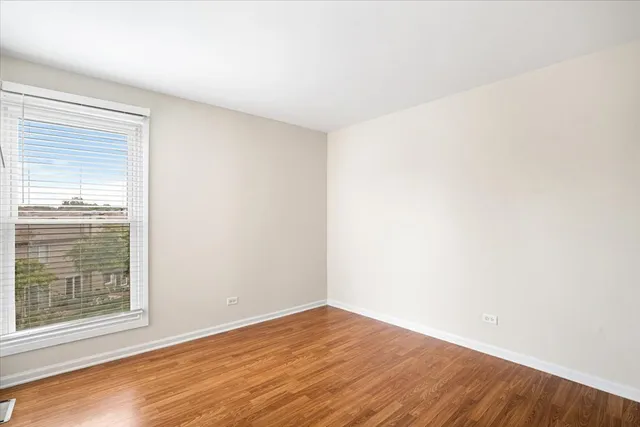 $329,000 | 363 Oaktree Court, Hoffman Estates, IL 60169