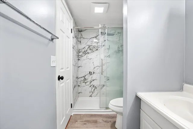 $329,000 | 363 Oaktree Court, Hoffman Estates, IL 60169