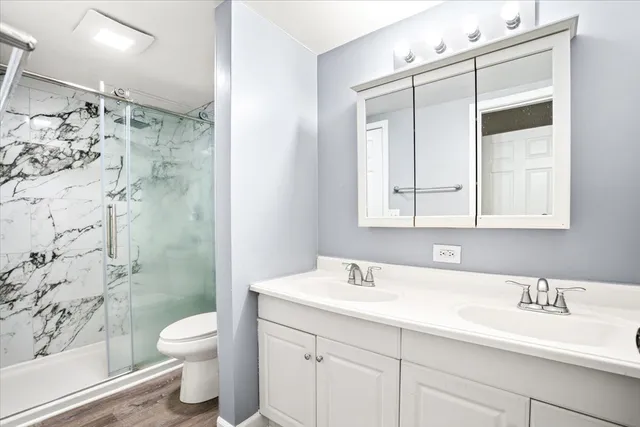 $329,000 | 363 Oaktree Court, Hoffman Estates, IL 60169