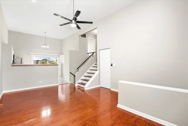 $329,000 | 363 Oaktree Court, Hoffman Estates, IL 60169