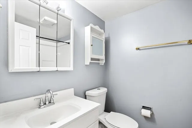 $329,000 | 363 Oaktree Court, Hoffman Estates, IL 60169