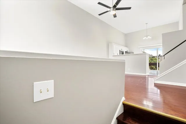 $329,000 | 363 Oaktree Court, Hoffman Estates, IL 60169