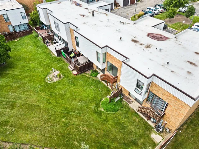 $329,000 | 363 Oaktree Court, Hoffman Estates, IL 60169