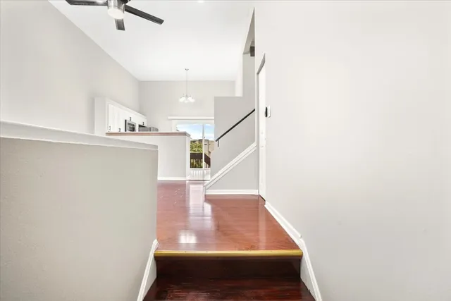 $329,000 | 363 Oaktree Court, Hoffman Estates, IL 60169