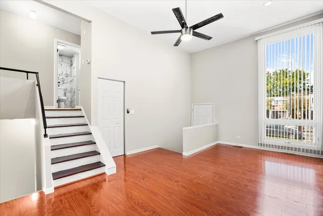 $329,000 | 363 Oaktree Court, Hoffman Estates, IL 60169