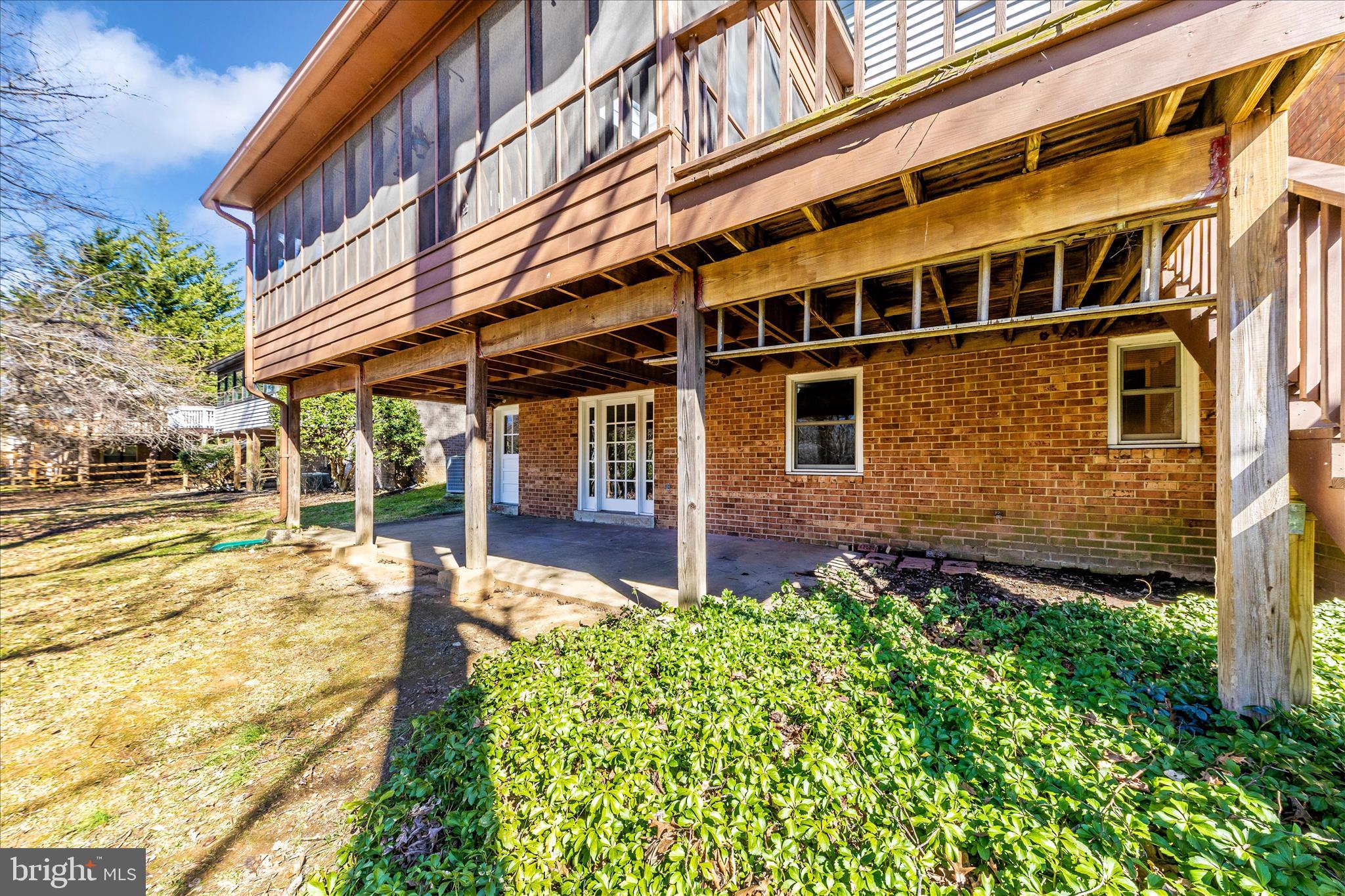 11806 Prestwick Road Potomac, MD 20854 - Photo 55 of 64 Exterior Back