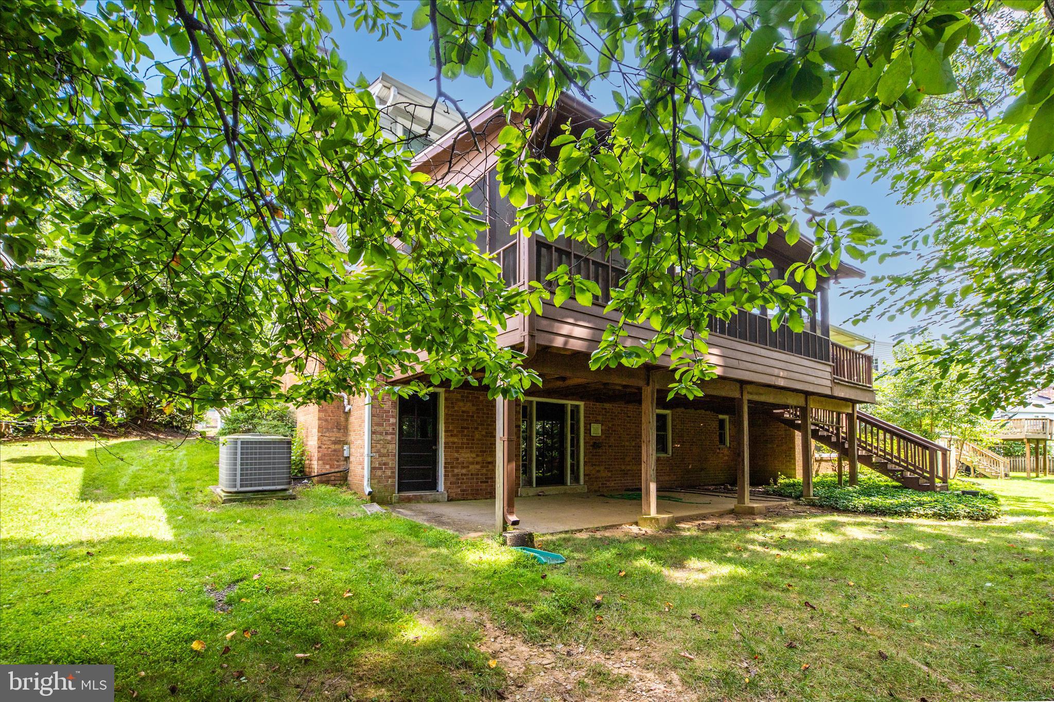 11806 Prestwick Road Potomac, MD 20854 - Photo 60 of 64 Exterior Back