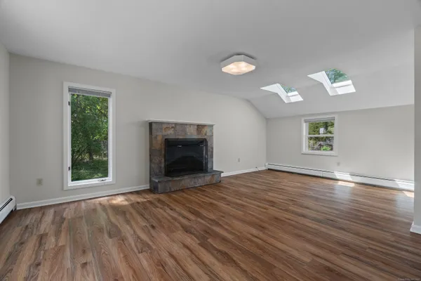 $2,500 | 671 Cornwall Avenue, Unit 1, Cheshire, CT 06410