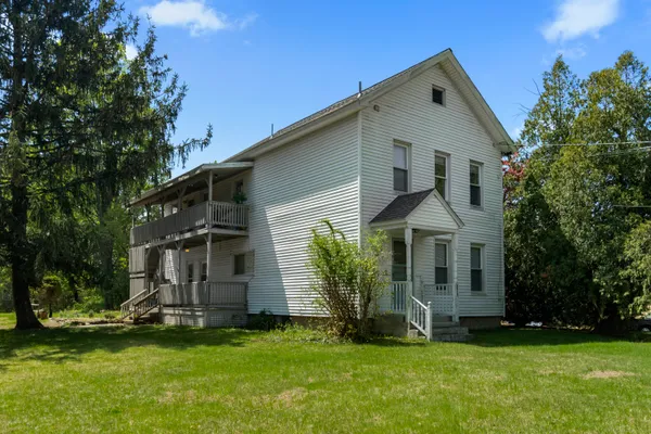 $2,500 | 671 Cornwall Avenue, Unit 1, Cheshire, CT 06410