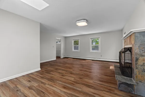 $2,500 | 671 Cornwall Avenue, Unit 1, Cheshire, CT 06410