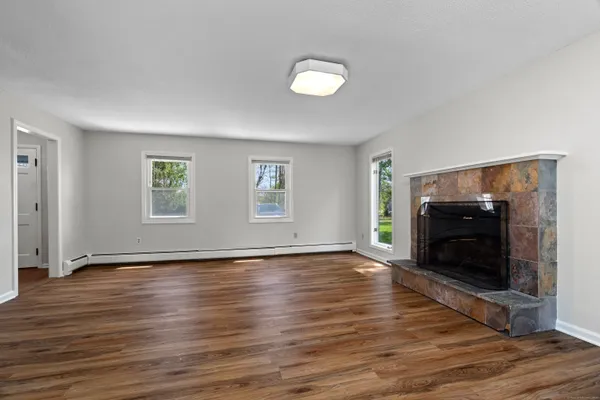 $2,500 | 671 Cornwall Avenue, Unit 1, Cheshire, CT 06410