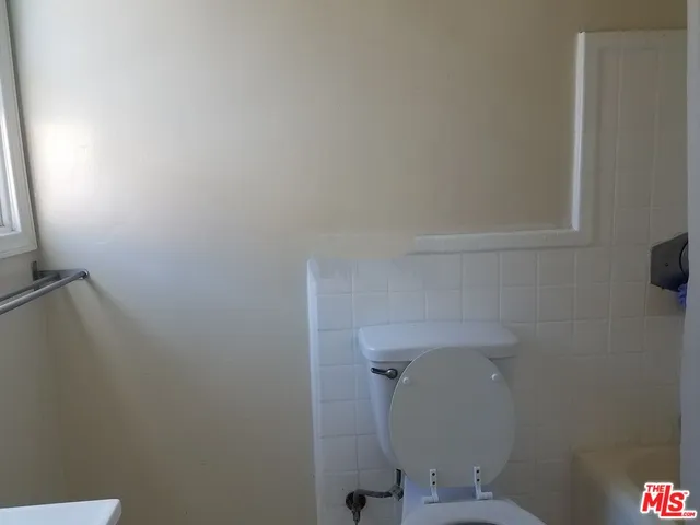 $1,699 | 615 North Rossmore Avenue, Unit 101, Los Angeles, CA 90004